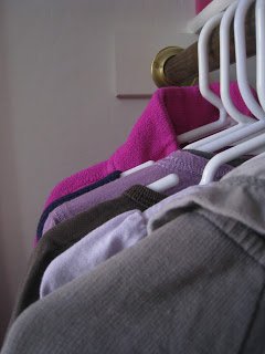Momma Goes Minimalist: 21 Frugal Tips and Recommendations for Downsizing Kids’ Closets