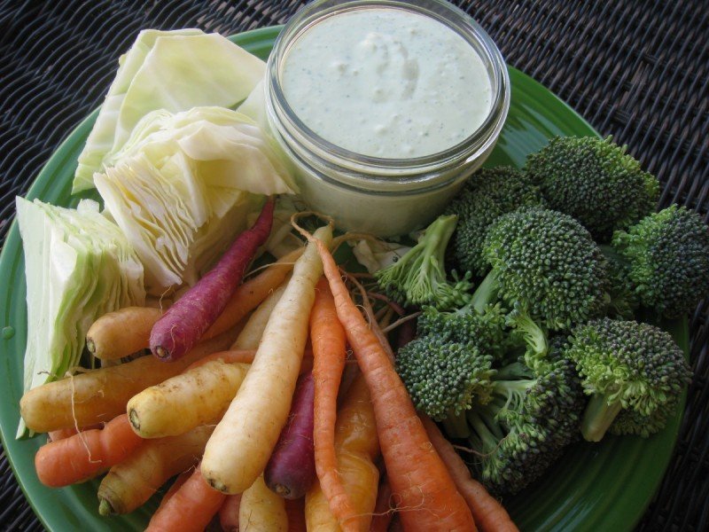 Homemade Raw Vegetable Dip: The Green Goddess