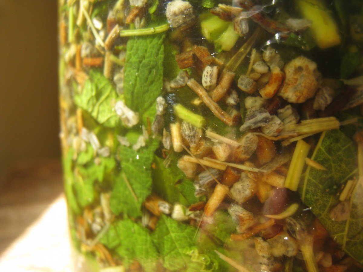 How to Make A Cold and Flu Tincture Using Homegrown Herbs ~ A Recipe