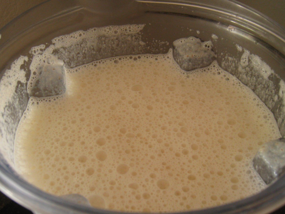 How to Make Homemade Almond Milk