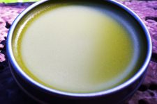 How to Make a Comfrey Salve: Great for Diaper Rash, First-Aid, Eczema, Burns, and Psoriasis