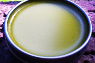 How to Make a Comfrey Salve: Great for Diaper Rash, First-Aid, Eczema, Burns, and Psoriasis 2