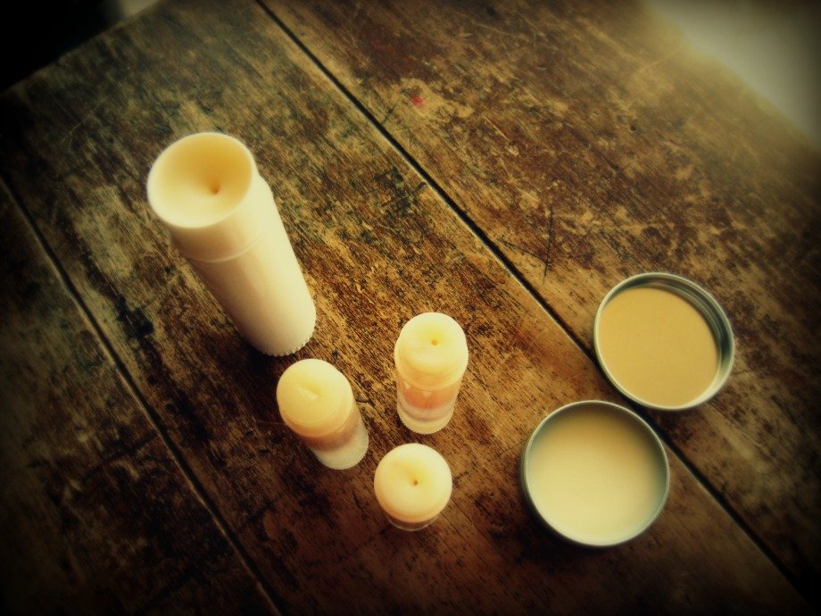 Super simple homemade lip balm recipe...perfect for winter