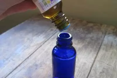 Holiday Travel Solutions: Rosemary & Lavender Calming Spray 4