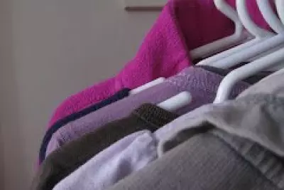 Momma Goes Minimalist: 21 Frugal Tips and Recommendations for Downsizing Kids’ Closets 2
