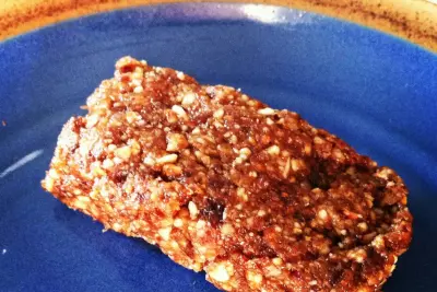 Herbs for Energy: A Recipe for Vegan Herbal Energy Bars 3
