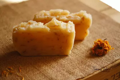 How to Make Your Own Gentle Facial Cleanser -- Perfect for Sensitive and Maturing Skin