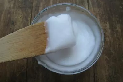 50 Ways To Clean With Homemade Baking Soda Paste
