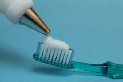Homemade Cinnamon Toothpaste